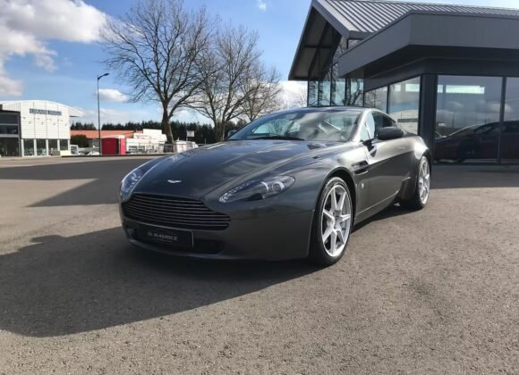 ASTON MARTIN VANTAGE V8
